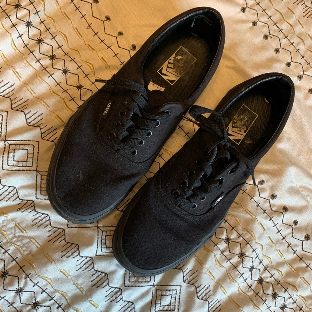 Vans sneakers 🖤